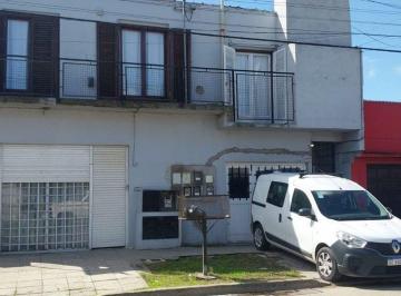 PH · 172m² · 8 Ambientes · Venta en Block 3 PH y Local Bernardino Rivadavia