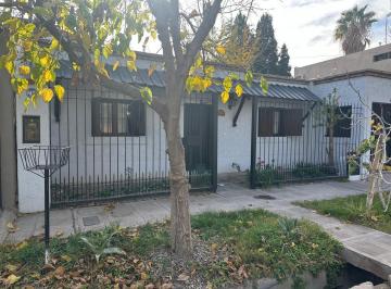 Casa · 290m² · 7 Ambientes · 1 Cochera · Casa en Jardines de Estrada, Guaymallén