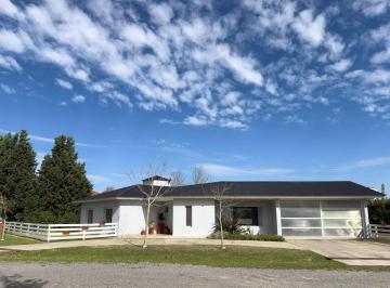 Casa de 4 ambientes, Luján · Venta - Casa - 4 Ambientes con Pileta - Luján