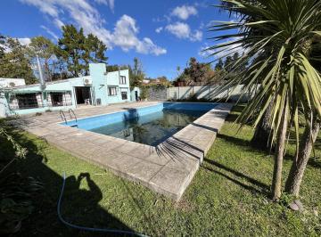 Casa · 1499m² · 6 Ambientes · Casa Quinta en Calle 656 E/ 7 y 8 N°621