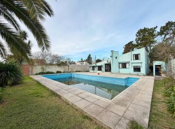 Casa · 1499m² · 6 Ambientes · Casa Quinta en Calle 656 E/ 7 y 8 N°621