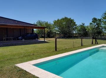 Casa · 130m² · 3 Ambientes · 2 Cocheras · Casa Chalet en Venta en Pucará Los Búhos, Roldán, San Lorenzo