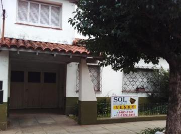 Casa · 150m² · 5 Ambientes · Castelar Norte. Excelente Ubicacion! Para Reciclar