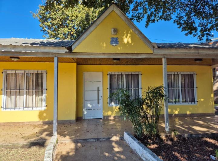 Casa · 70m² · 4 Ambientes · 1 Cochera