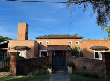 Casa de 7 ambientes, Villa Allende · Hermosa Casa en Venta en La Herradura de Una Sola Planta con Piscina