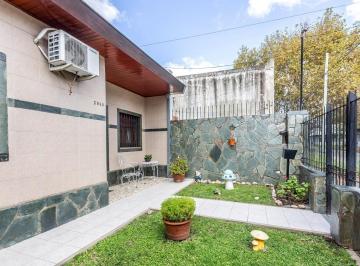 Casa · 80m² · 4 Ambientes · 2 Cocheras · Casa · en Venta · 4 Ambientes · Amplio Jardin y Cochera · José León Suarez
