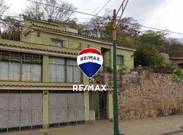 Casa · 269m² · 8 Ambientes · 2 Cocheras · Casa Venta 3 Dorm. Av Uruguay
