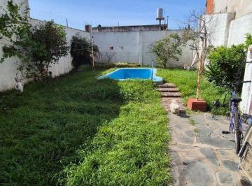 Casa · 93m² · 4 Ambientes · 2 Cocheras · Casa 4 Ambientes Parque Pileta Parrilla Permuta
