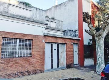 Casa · 140m² · 6 Ambientes · 1 Cochera · Casa 6 Ambientes Venta San Martin Lote Propio Coch