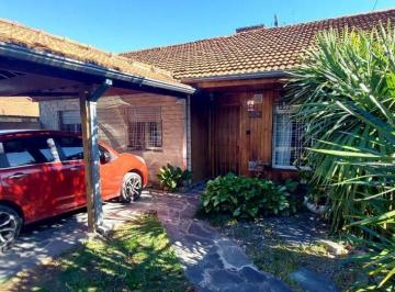 Casa · 213m² · 5 Ambientes · 2 Cocheras · Venta Palomar Casa 5 Amb 2 Coch. Pileta Permuta