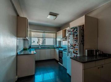 Departamento · 151m² · 5 Ambientes · Venta 5 Amb. C/dep, 2 Balcones Luminoso en Flores