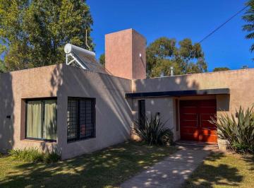 Casa · 306m² · 4 Ambientes · 1 Cochera · Venta Casa 2 Dorm. El Talar de Mendiolaza