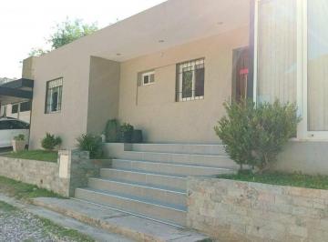 Casa · 150m² · 5 Ambientes · 2 Cocheras · Venta Casa en Housing Patio Pileta 2 Dorm.