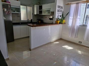 Casa · 138m² · 6 Ambientes · Venta Casa Multifamiliar en Villa Maipu Financiada