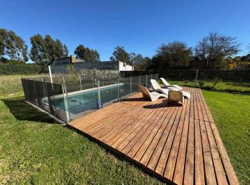 Casa · 160m² · 7 Ambientes · Venta Complejo 3 Cabañas con Piscina Acantilados