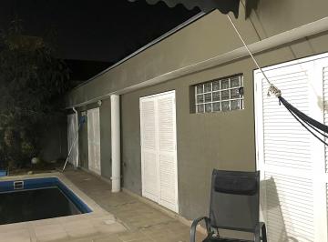Casa de 10 ambientes, Barrio Cívico · Amplia y Luminosa Casa en Quinta Seccion