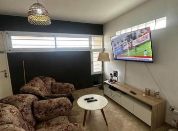 Casa · 80m² · 3 Ambientes · 6 E/ 513 y 514. Casa en Venta