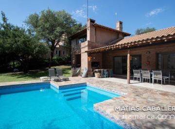 Casa · 320m² · 4 Dormitorios · 2 Cocheras · Lomas de La Carolina a La Venta, Planta Baja, 4 Dorm., 4 Baños