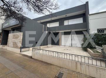 Casa · 494m² · 12 Ambientes · 1 Cochera · Venta Casa Apto Profesional/comercial/desarrollo