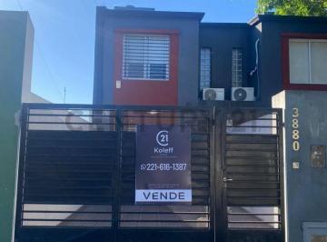 Casa · 71m² · 4 Ambientes · 9 Entre 161 y 162 Duplex de 2 Dorm. en Venta Berisso