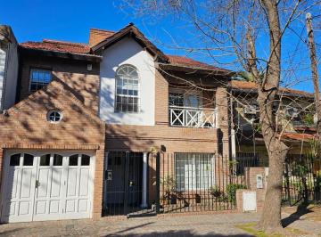 fachada · Venta Casa 3 Dorm. y Escritorio con Jardin en Martinez