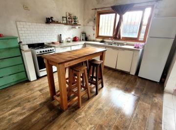Casa · 99m² · 4 Ambientes · 1 Cochera · Casa en Venta - 3 Dorm. 2 Baños - La Plata