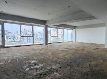 Oficina comercial · 325m² · 1 Ambiente · 2 Cocheras · Oficina en Av Cordoba Esquina Uruguay 322 m² 72 m² Terraza a Estrenar!