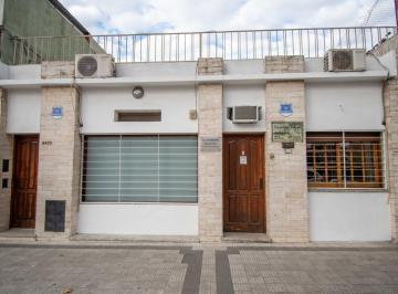 Casa · 288m² · 8 Ambientes · 2 Cocheras · Venta/permuta - Casa 5 Dorm., Patio y Cochera - Azcuénaga, Rosario.