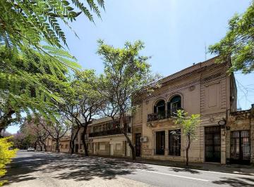 Casa · 126m² · 8 Ambientes · Venta/permuta - Casa 4 Dorm. Al Frente. Centro, Rosario.