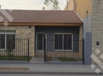 Casa · 180m² · 4 Ambientes · Venta Casa 3 Dormi - Centro - Neuquén Capital