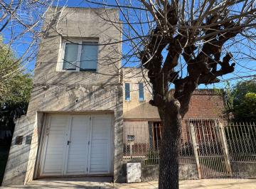 Casa · 160m² · 4 Ambientes · 1 Cochera · Casa en Venta
