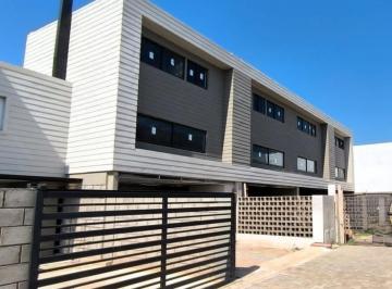 Casa · 86m² · 2 Dormitorios · 1 Cochera · Triplex 2 Dorm. / 3 Baños/ Patio /asador - Entrega Inmediata