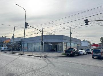 Local comercial · 370m² · 4 Ambientes · 14 Cocheras · Local en Planta Baja en Alquiler