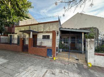 Casa de 4 ambientes, Lanús · En Venta Casa 4 Amb S/ Lote 8.66x18 Aprox. con Patio, Gge y Terraza en Lanus