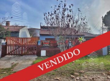 Casa · 75m² · 4 Ambientes · 1 Cochera · |casa en Lote Propio Costa Azul, Todos Los Servicios.| |permuta por La Zona|