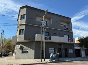 Departamento de 2 ambientes, Avellaneda · Departamento en Primer Piso por Escalera