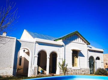 Casa · 350m² · 7 Ambientes · 2 Cocheras · Casa en Venta - 6 Dorm. 4 Baños - Villa Dolores