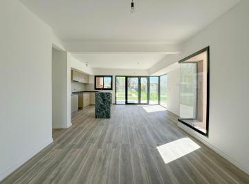 Casa · 120m² · 5 Ambientes · 1 Cochera · Casa a Estrenar 2 Dorm. Galería con Parrillero, Jardin y Pileta