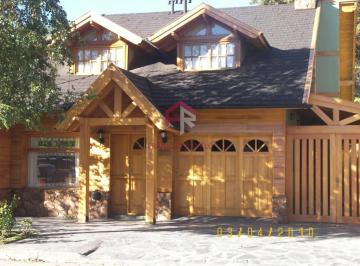 Casa · 200m² · 4 Ambientes · 1 Cochera · Casa en Venta en El Centro de San Martin de Los Andes