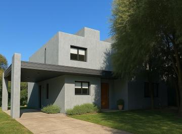 Casa · 166m² · 5 Ambientes · 2 Cocheras · Propiedad a La Venta en Alto Warcalde