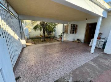 Casa · 200m² · 4 Ambientes · 1 Cochera · Casa en Alberdi