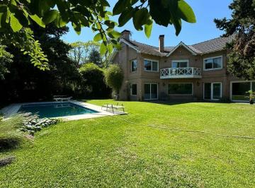 Casa · 300m² · 6 Ambientes · 2 Cocheras · Casa en Minibarrio Privado Avellaneda y Segundo Fernandez