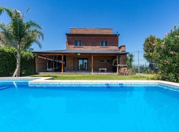 Casa · 202m² · 6 Ambientes · 2 Cocheras · Venta/permuta - Casa de 4 Dorm.. Tierra de Sueños 3, Roldan.