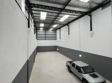 Bodega-Galpón · 350m² · Galpón de 350 m² - Pompeya - Alquiler