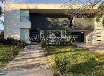 Casa · 360m² · 6 Ambientes · Propiedad en Terravista de 6 Ambientes