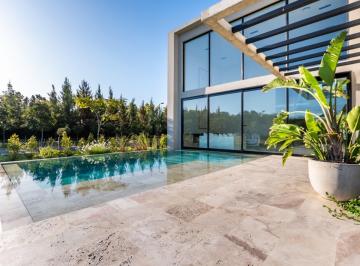 Casa · 560m² · 10 Ambientes · 2 Cocheras · Casa en Venta en El Yacht, Nordelta, Tigre