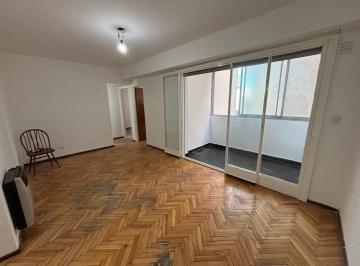Departamento · 73m² · 4 Ambientes · 4 Ambientes Super Luminosos con Dos Balcones! Gascon y Diaz Velez!