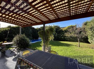 Casa · 119m² · 5 Ambientes · 1 Cochera · Casa en El Hornero en Venta Apta Credito