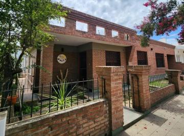 Casa de 9 ambientes, Alta Gracia · Vendo Casa de 9 Ambientes