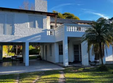 Quinta vacacional · 361m² · 7 Ambientes · 2 Cocheras · Imponente Casa en Villa California